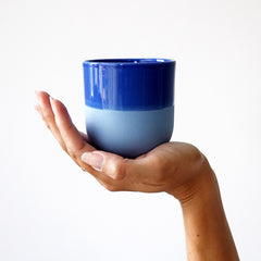 Handmade ceramic cup with kobalt blue glazing by Renske Versluijs