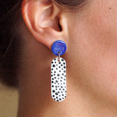 renske versluijs - porcelain earring lungo