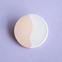 porcelain brooch nude - renske versluijs