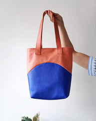 Leather shopper Mare BIO terracotta & BIO kobalt - Renske Versluijs 