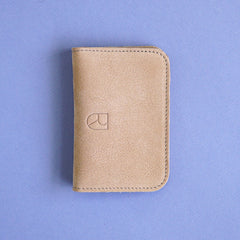 Renske Versluijs - leather card sleeve taupe