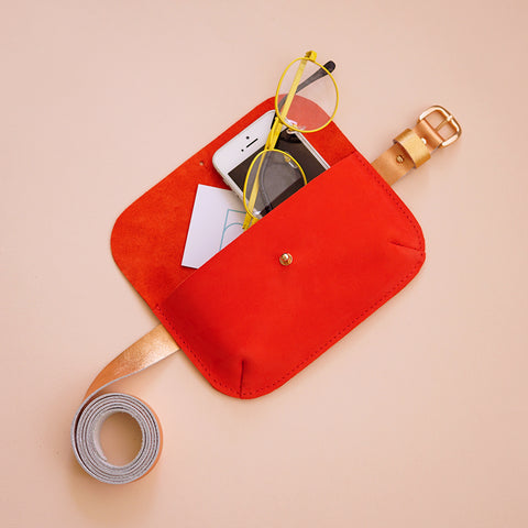 fannypack red - Renske Versluijs