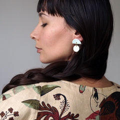 self portrait Renske Versluijs - porcelain earrings Sole