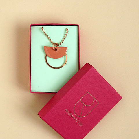 Porseleinen ketting Fenny