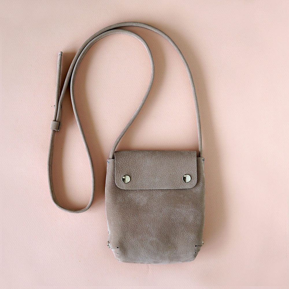 small leather handbag taupe - Renske Versluijs
