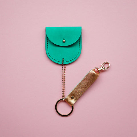 leather keychain green - Renske Versluijs